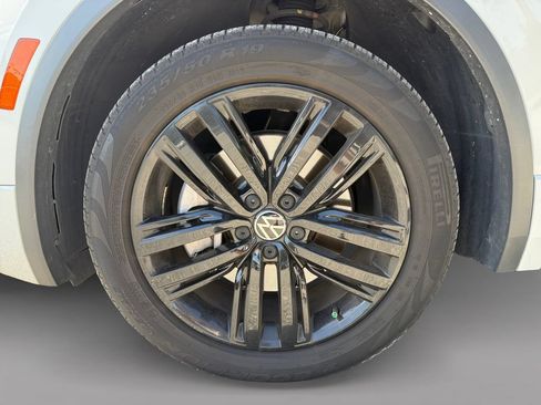 Used 2022 Volkswagen Tiguan SE R-Line FWD image 12