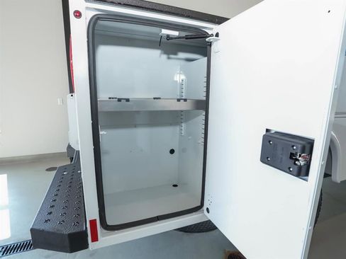 New 2025 Ford F550 4x4 Regular Cab Super Duty image 17