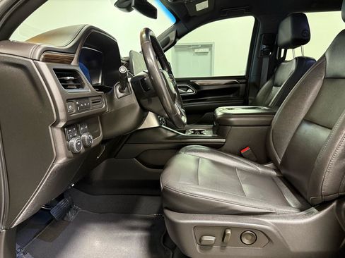 Used 2022 Chevrolet Suburban LT AWD/4WD image 10