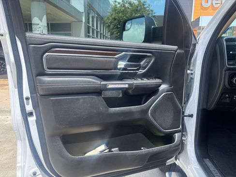Used 2021 RAM 1500 Laramie AWD/4WD image 1