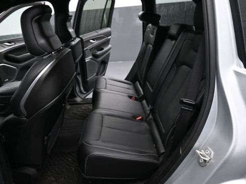 Used 2023 Jeep Grand Cherokee Overland w/ Luxury Tech Group IV AWD/4WD image 14