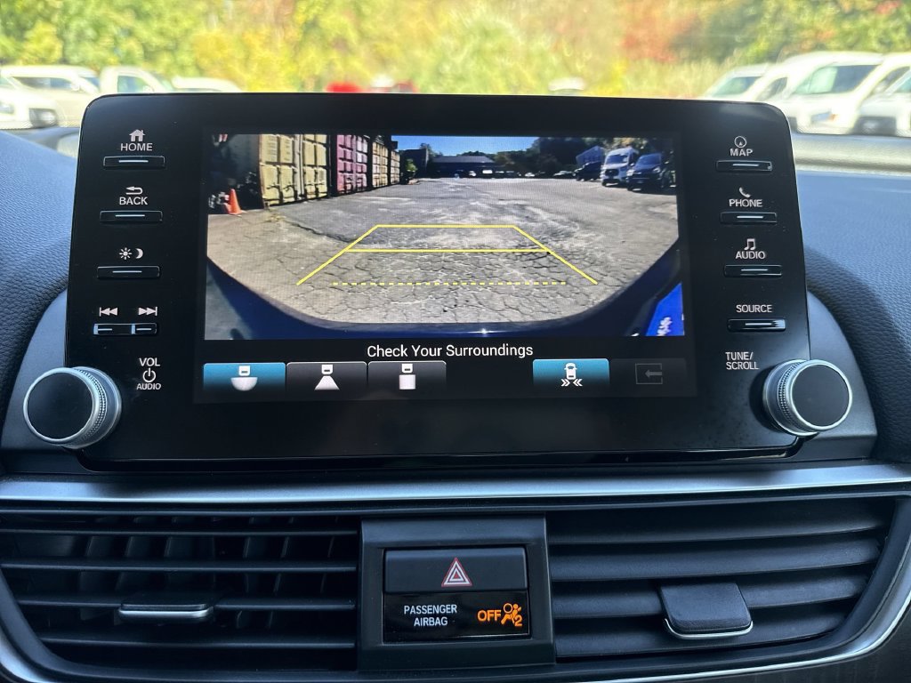 Used 2018 Honda Accord Touring image 17