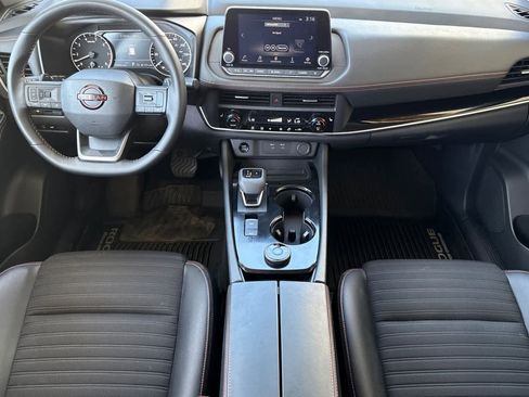 Used 2025 Nissan Rogue SV AWD/4WD image 15