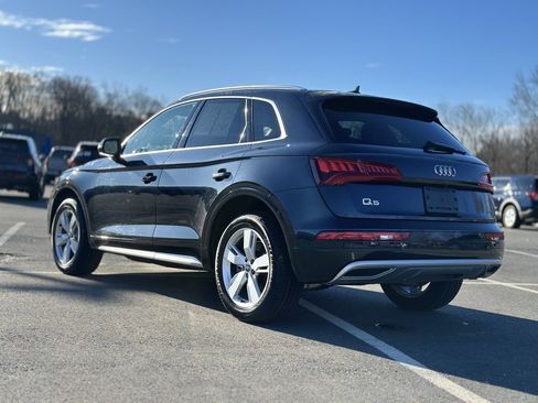Used 2019 Audi Q5 2.0T Premium w/ Convenience Package image 4