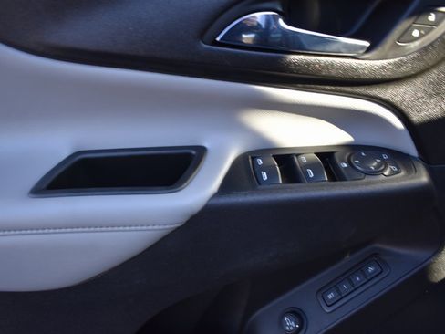 Used 2020 Chevrolet Equinox Premier image 9