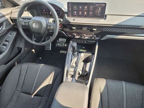 Used 2025 Honda Accord Sport image 33
