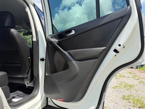 Used 2016 Volkswagen Tiguan S FWD image 39