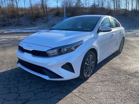 Certified 2023 Kia Forte LXS image 7