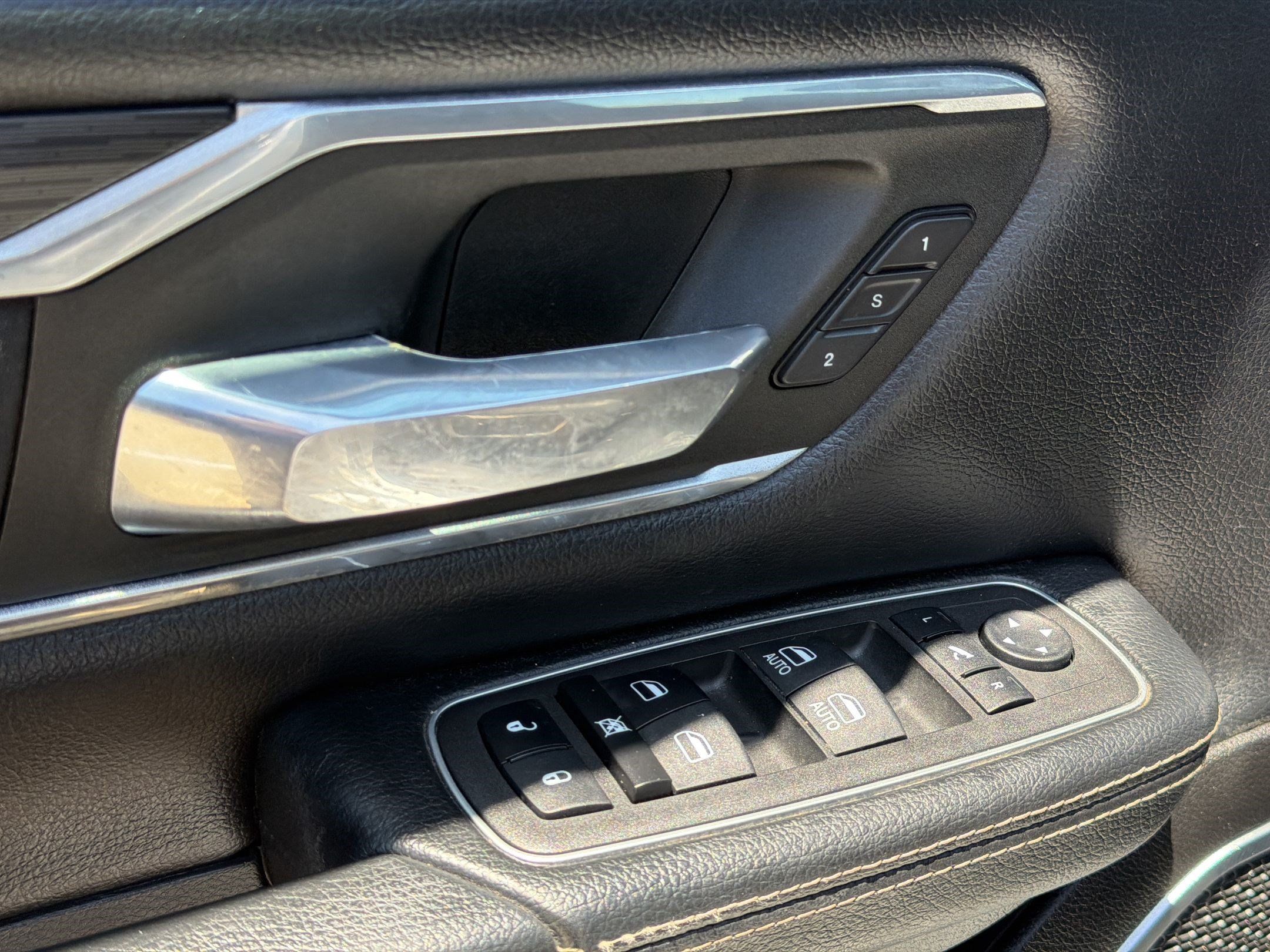 Used 2023 RAM 1500 Laramie AWD/4WD image 25