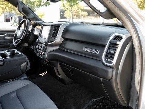Used 2022 RAM 1500 Big Horn AWD/4WD image 9