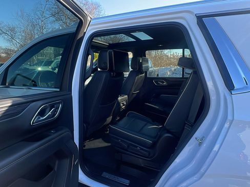 Used 2023 GMC Yukon SLT w/ SLT Luxury Package image 27