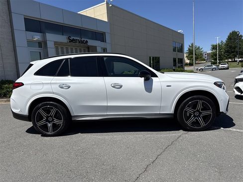 New 2025 Mercedes-Benz GLC 350e 4MATIC image 2