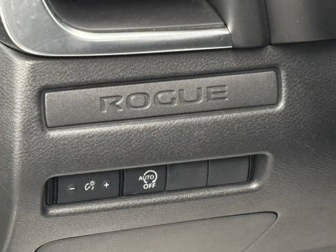 Used 2024 Nissan Rogue S FWD image 16
