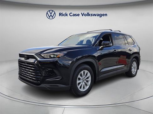 Used 2024 Toyota Grand Highlander image 9