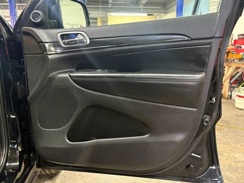 Used 2019 Jeep Grand Cherokee Limited X AWD/4WD image 32