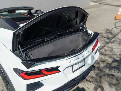 Used 2023 Chevrolet Corvette Stingray Premium Conv w/ Z51 Performance Package RWD image 14
