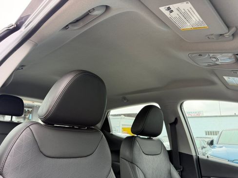 Used 2023 Chevrolet Bolt LT w/ Infotainment Package FWD image 32