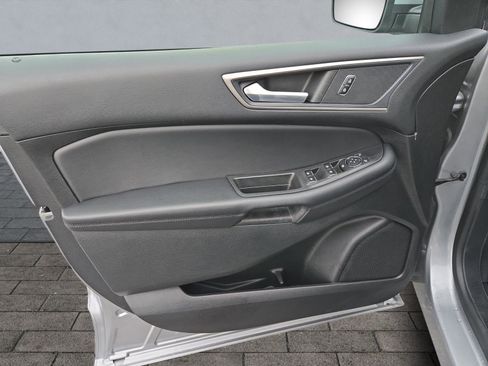 Certified 2022 Ford Edge SEL w/ Convenience Package image 10