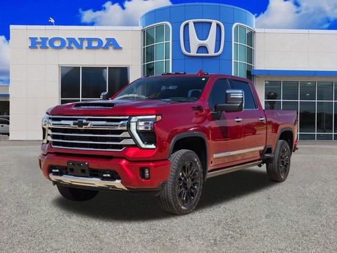 Used 2025 Chevrolet Silverado 2500 High Country w/ High Country Premium Package AWD/4WD image 8