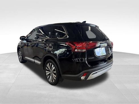 Used 2019 Mitsubishi Outlander AWD image 3