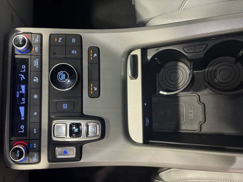 Used 2024 Hyundai Palisade SEL FWD image 19