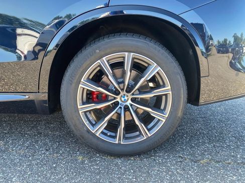 New 2026 BMW X5 xDrive40i w/ M Sport Package AWD/4WD image 5