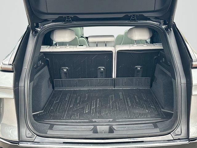 Certified 2025 Cadillac Lyriq Luxury w/ LPO, Floor Liner Package AWD/4WD image 19