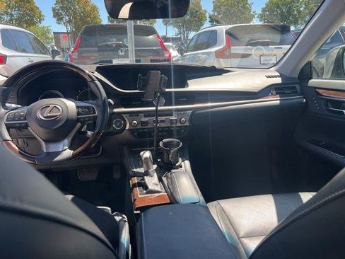 Used 2018 Lexus ES 350 w/ Ultra Luxury Package FWD image 14