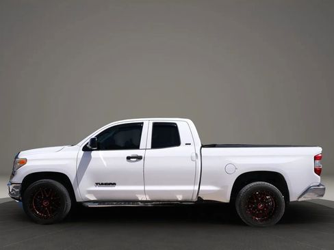 Used 2017 Toyota Tundra SR5 w/ SR5 Upgrade Package image 3