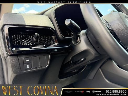 Used 2025 Honda CR-V EX-L image 30