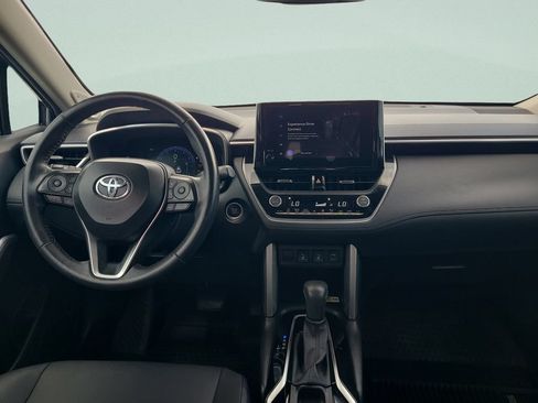Certified 2023 Toyota Corolla Cross XLE w/ Convenience Package FWD image 11