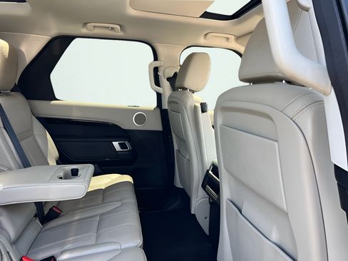Used 2020 Land Rover Discovery SE AWD/4WD image 26