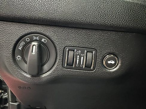 Used 2013 Chrysler 300 RWD image 12