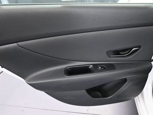 Used 2025 Hyundai Elantra Sport FWD image 27