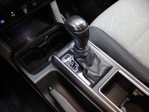 Used 2021 Toyota Tacoma TRD Off-Road w/ Technology Package image 38