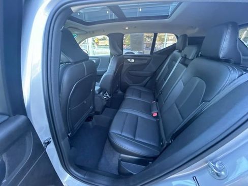 Used 2025 Volvo XC40 B5 Plus AWD/4WD image 17