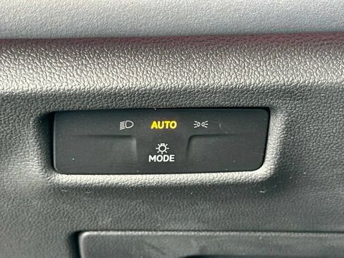 Certified 2025 Volkswagen Tiguan SE R-Line AWD/4WD image 21