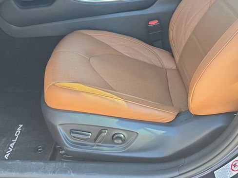 Certified 2019 Toyota Avalon Limited image 28