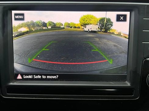 Used 2017 Volkswagen GTI SE image 14