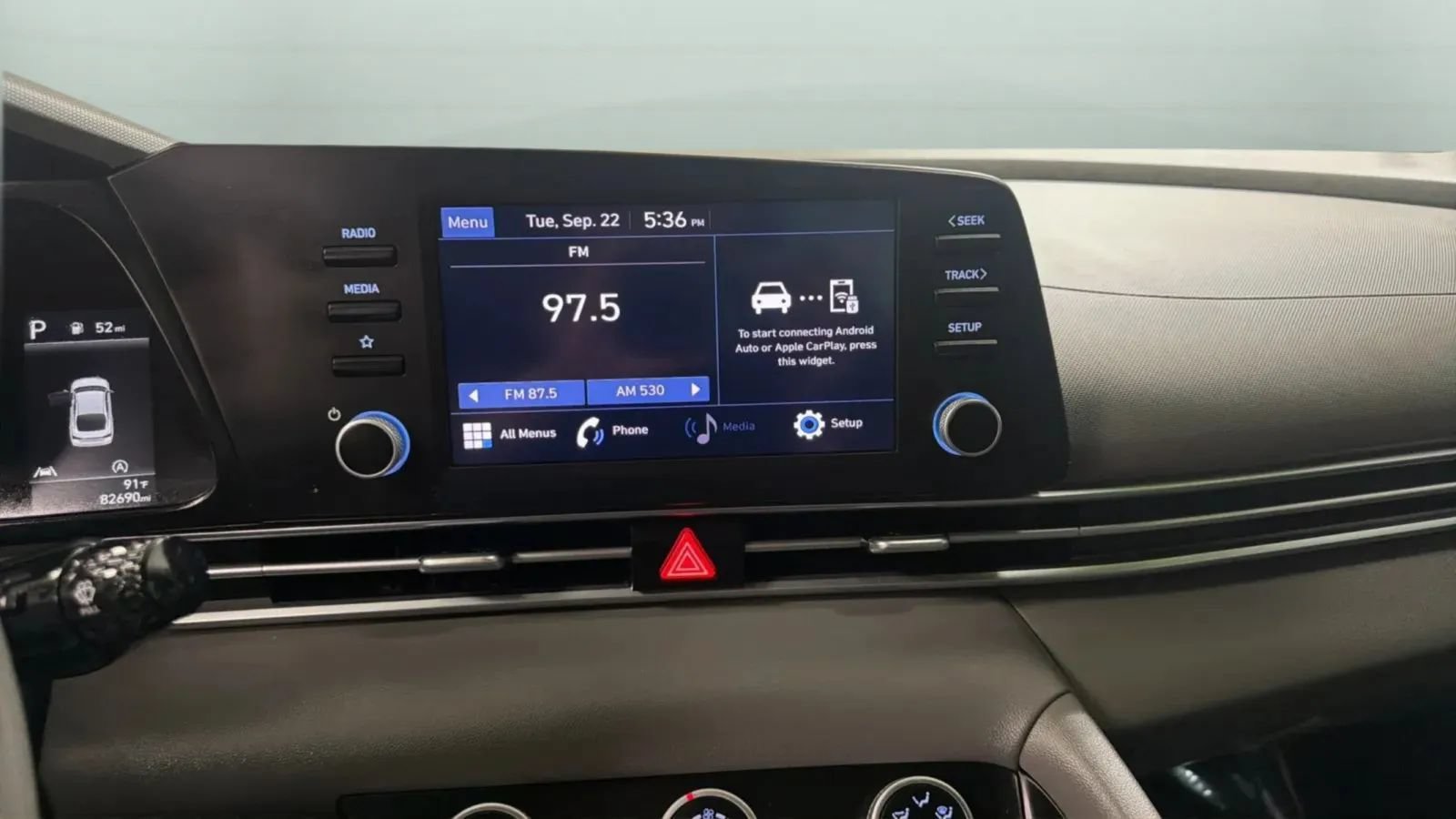 Used 2023 Hyundai Elantra SE FWD image 14