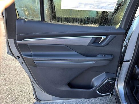 New 2026 Buick Enclave Preferred w/ LPO, Floor Liner Package image 7