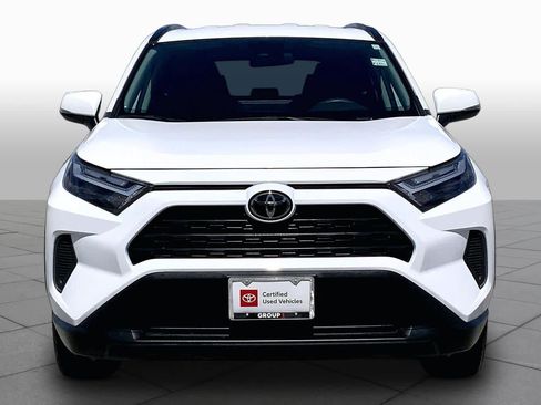 Used 2025 Toyota RAV4 XLE FWD image 4