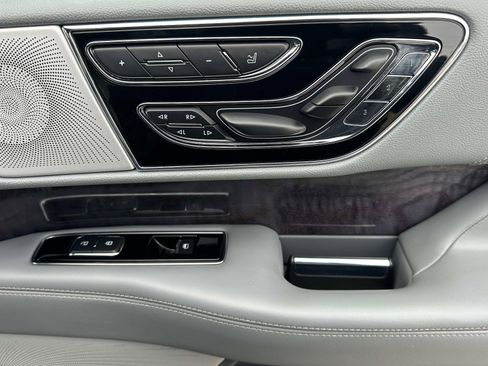 Used 2019 Lincoln Navigator Reserve w/ Cargo Package image 29