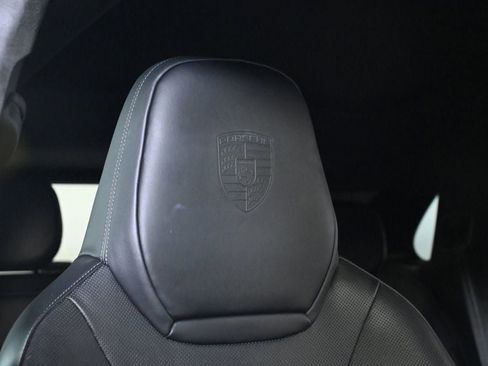 Certified 2022 Porsche Cayenne Turbo S AWD/4WD image 21