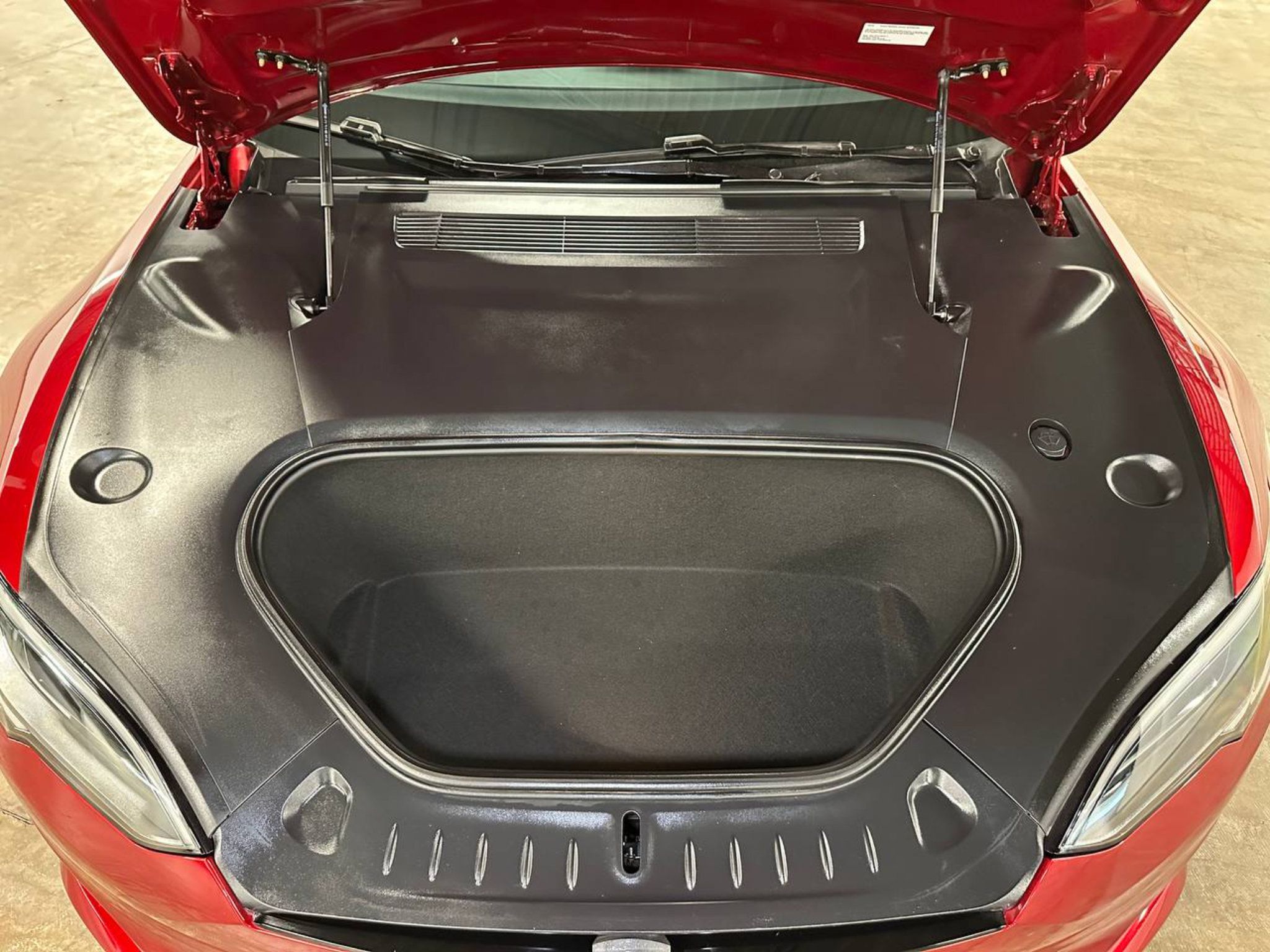 Used 2024 Tesla Model S AWD/4WD image 4