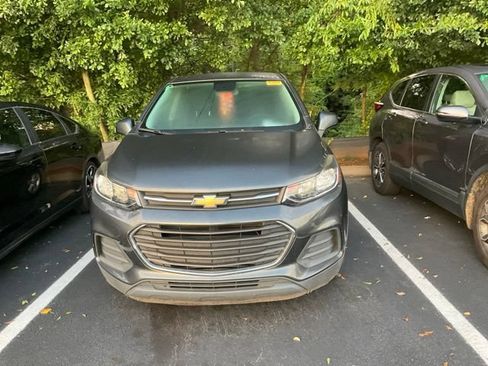 Used 2020 Chevrolet Trax LS w/ Tint and Cruise Package FWD image 11