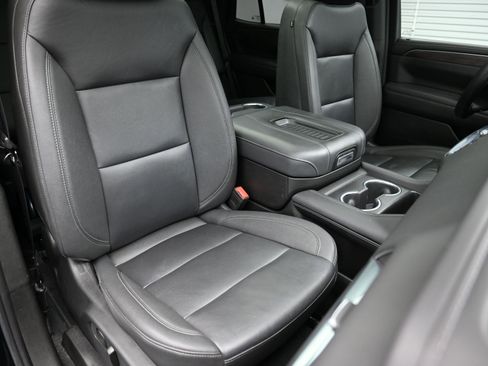 Used 2023 Chevrolet Tahoe Z71 w/ Luxury Package image 42