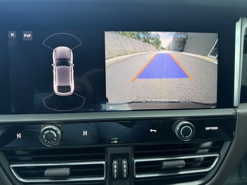 Certified 2023 Porsche Macan AWD/4WD image 30