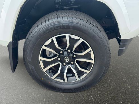 Certified 2021 Toyota Tacoma TRD Sport image 9