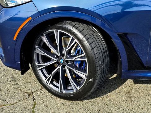 Used 2022 BMW X7 M50i w/ Dynamic Handling Package image 40